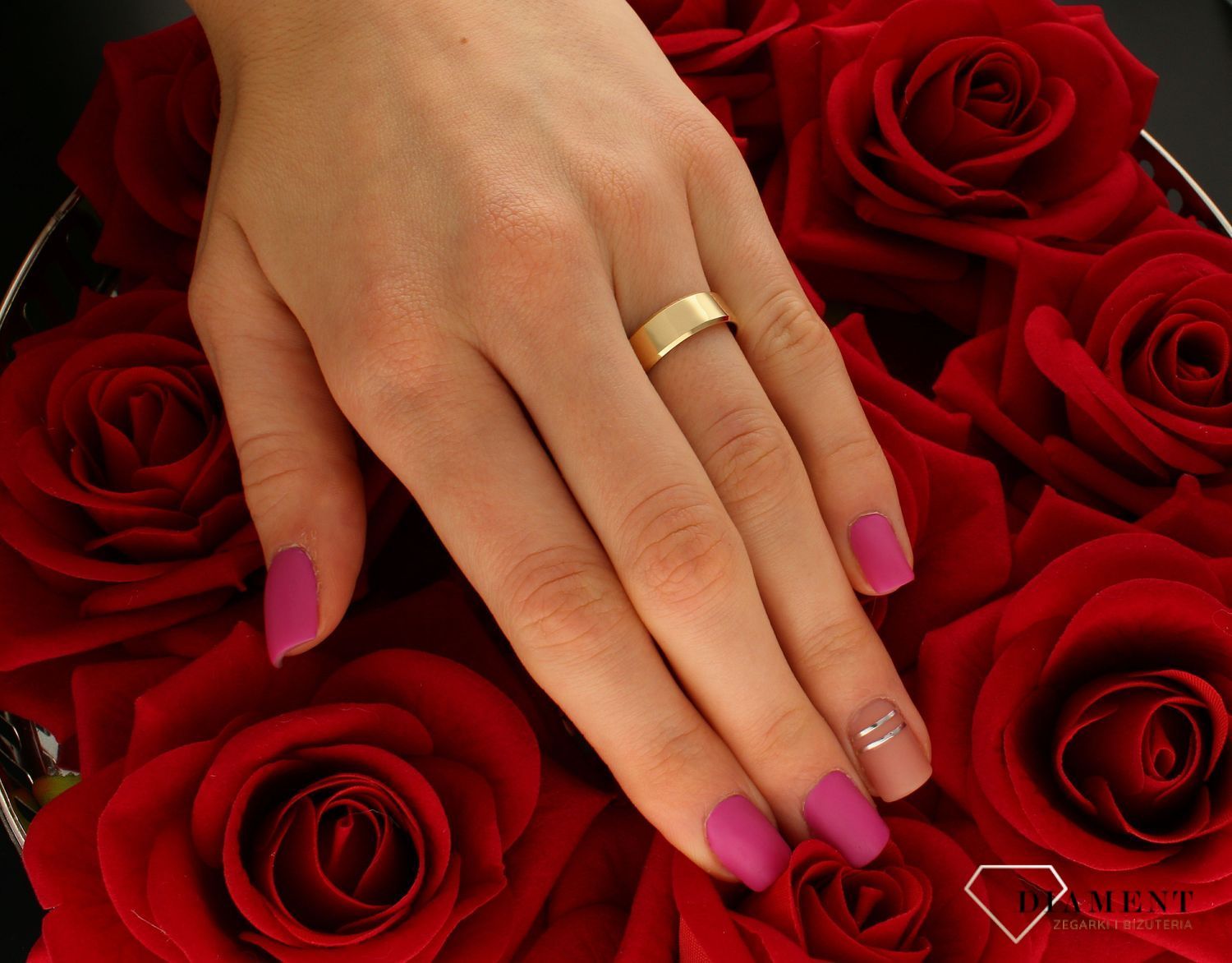 Złota obrączka tradycyjna 6mm Ścięte brzegi 6mm ścięte brzegi. Obrączka złota tradycyjna. Złota obrączka klasyczna. Złota obrączka ze ściętym brzegiem. Złota obrączka na każdą okazję. Złota obrączk.jpg